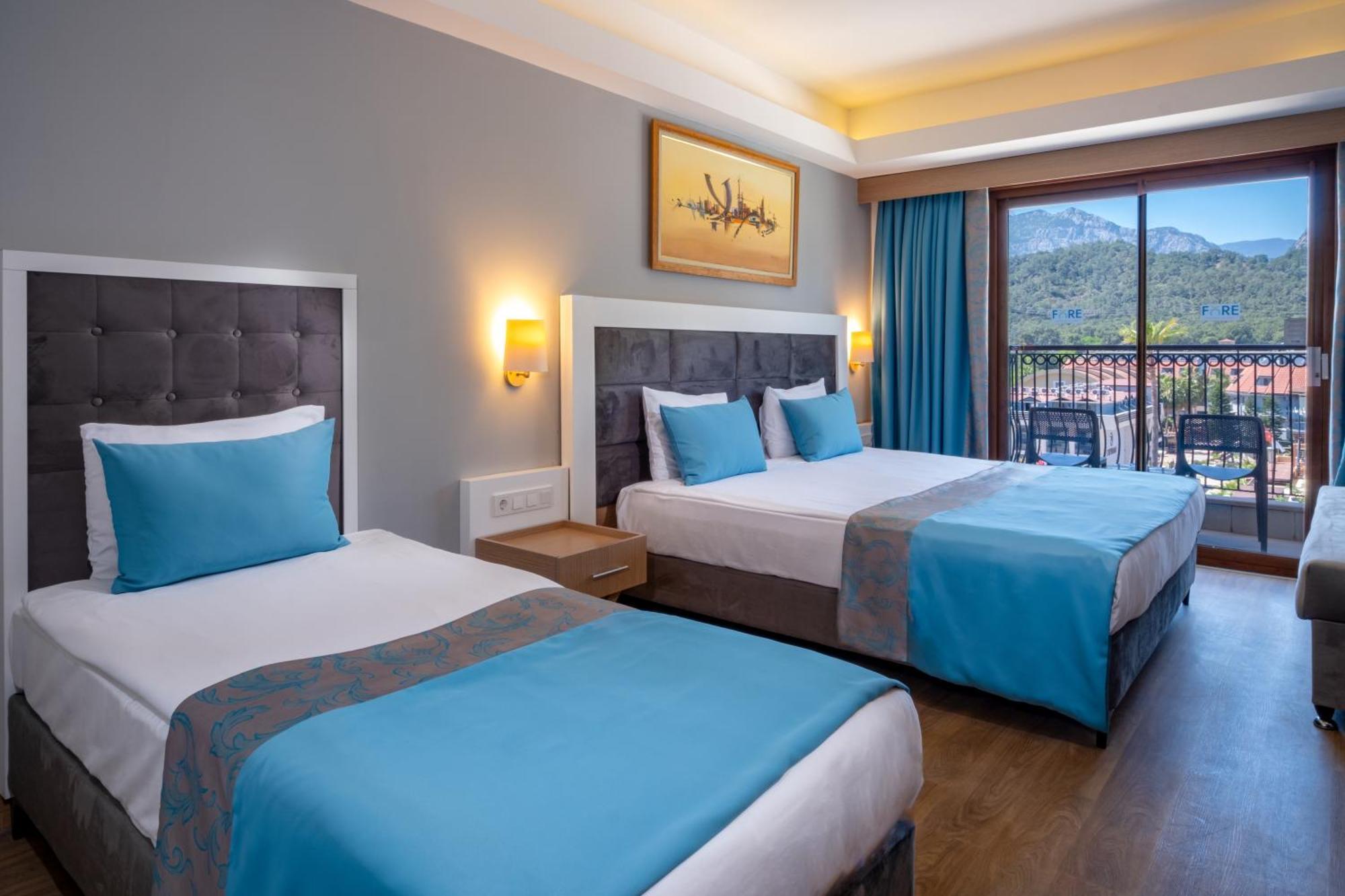 Comfort Üç Kişilik Oda - Duşlu