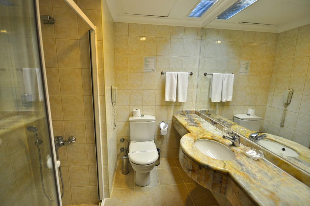 Standard Zimmer mit Poolblick