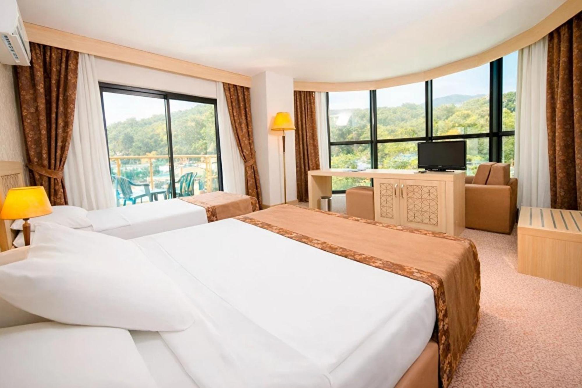 Vierbettzimmer mit Balkon