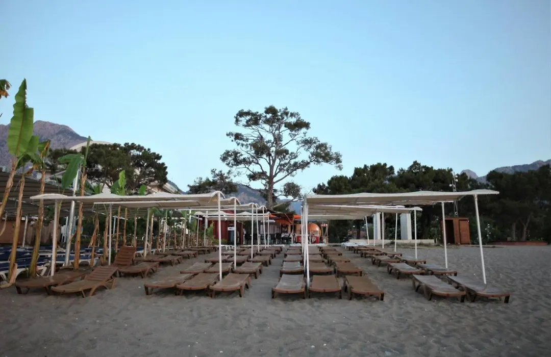 Monna Roza Garden Hotel-1