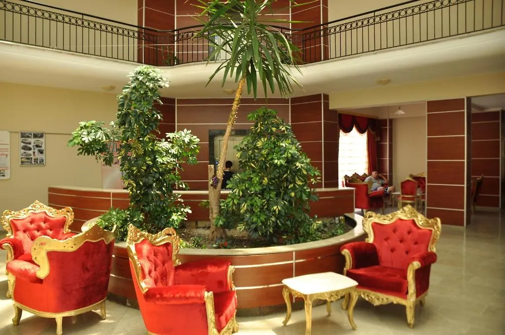 Larissa Inn-1