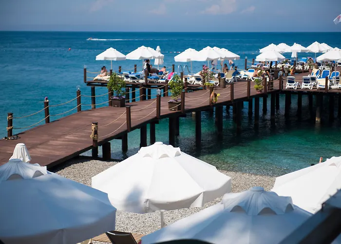 Akra Kemer